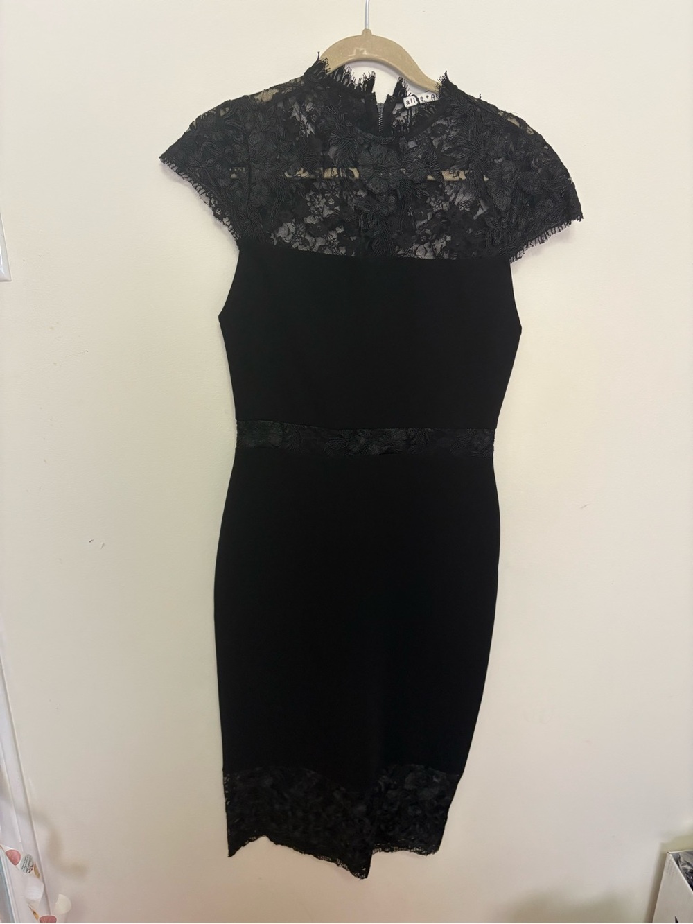 NWT Alice + Olivia Black Lace Mock Neck Sheath Dress Size 8 Cocktail Evening